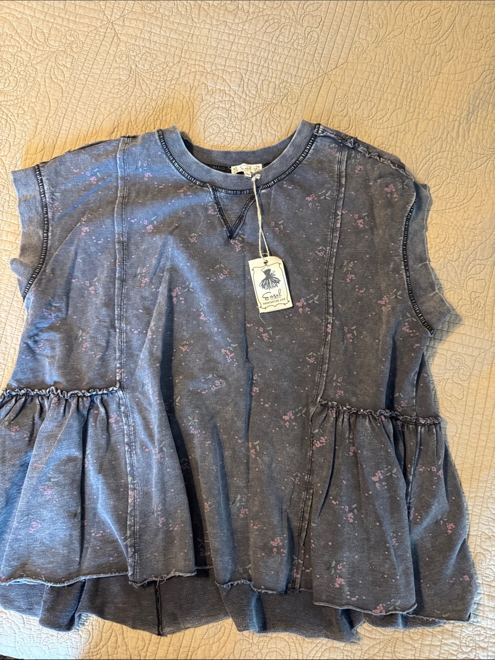 Easel women’s Floral Washed gray Peplum sweatshirt top large